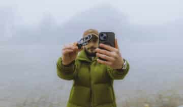 How to Mount the ZEKRA 22x Zoom Lens on Your Phone: A Beginner’s Guide